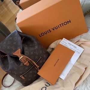 This is a discontinued Authentic 2018 Louis Vuitton Montsouris Backpack.
